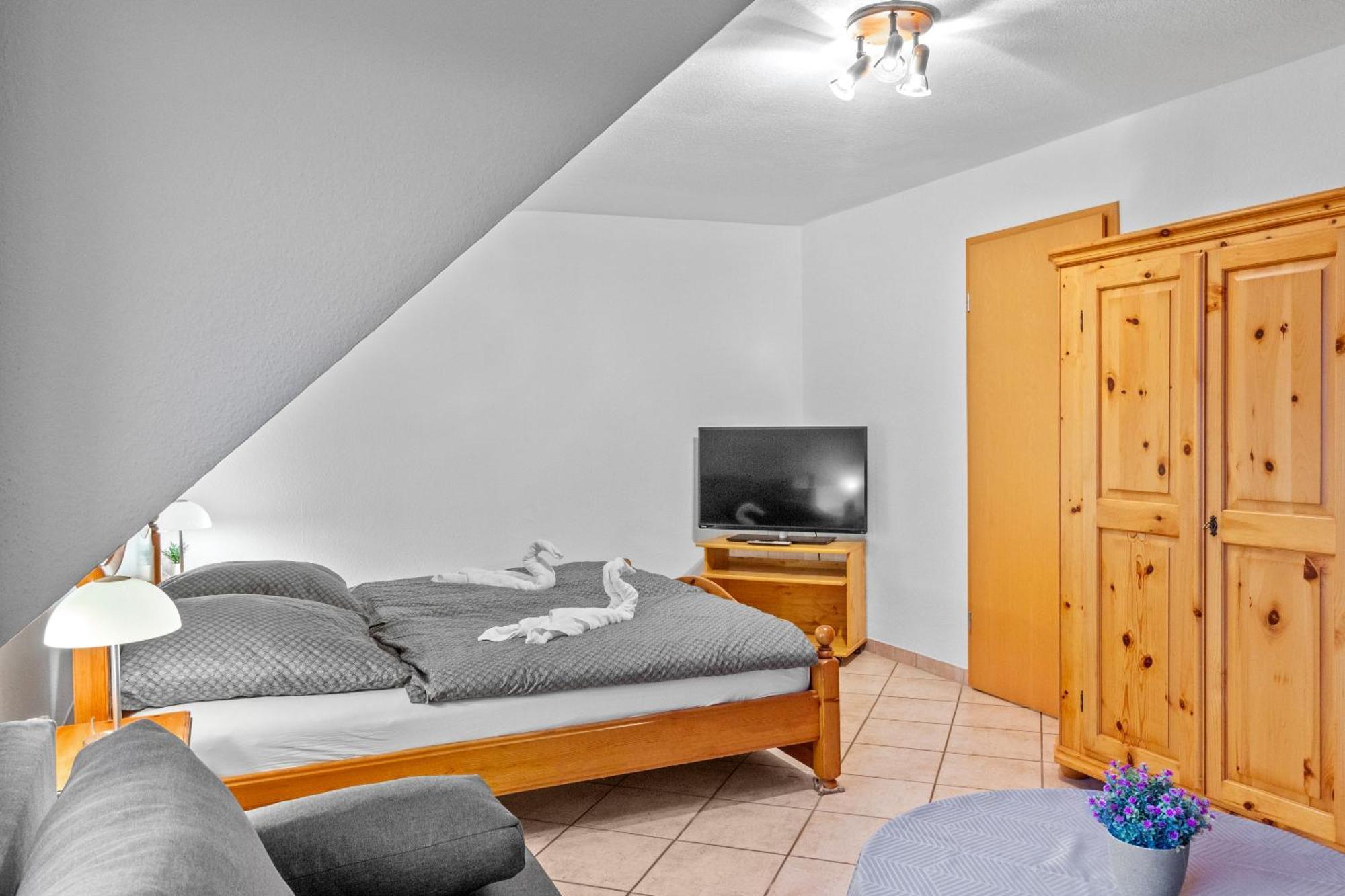 Family And Friends Ludwigshafen Hotel บอดมัน-ลุดวิกส์ฮาเฟิน ภายนอก รูปภาพ